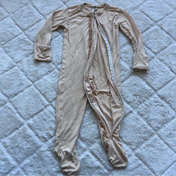 Larkspur Baby Company | "Cream" Ruffle Zip Footie | Size 12-18 Months - Picture 9 of 10